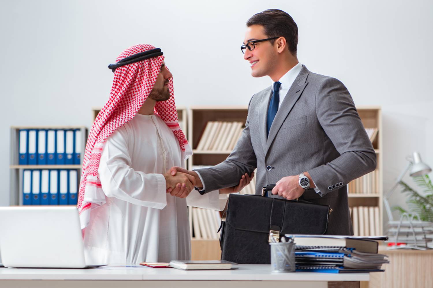 Planning a Career Change? Your Guide to Moving & Working in Dubai